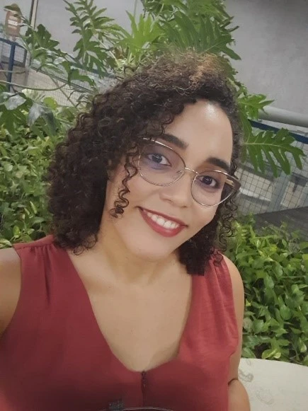 foto depoimento evana
